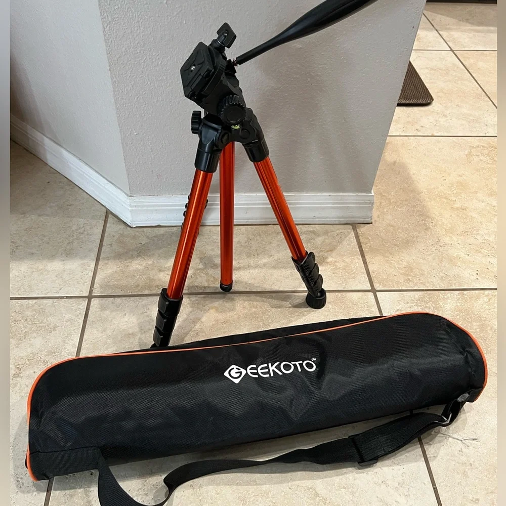 NWOT Geekoto cell phone carbon tripod & zipper carry case AT23VID